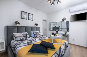 2 bedrooms, iron/ironing board - Luxe Villa With Jacuzzi and Pool (Marcana)