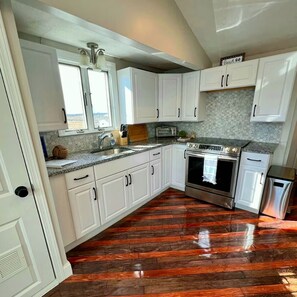 Mikrovågsugn, ugn och spishäll