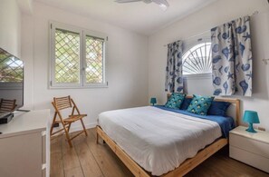 3 bedrooms, in-room safe, iron/ironing board, free WiFi