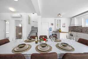 Dining - Villa in Krnica With Pool Near Beach (Marcana)