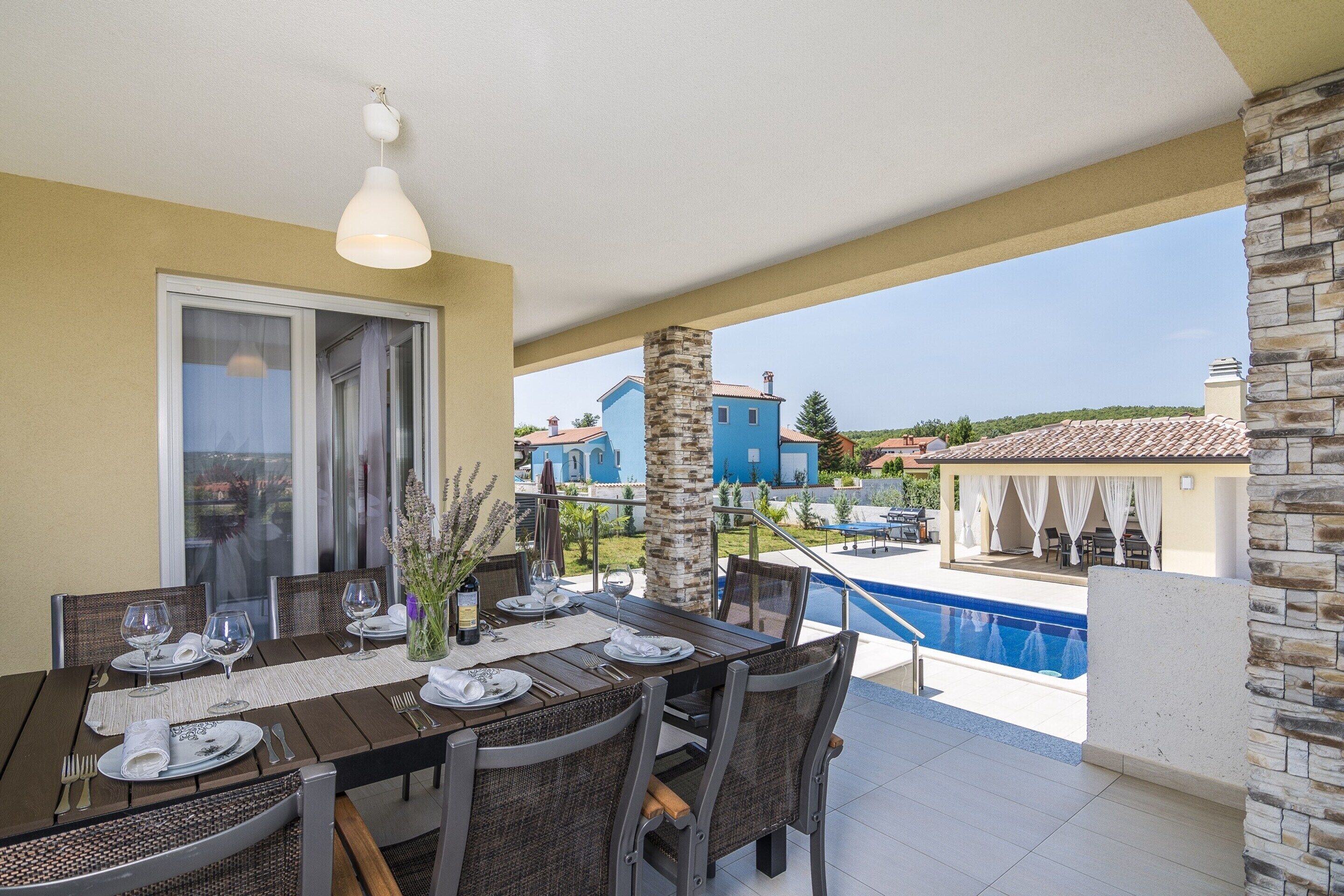 Villa | Outdoor dining