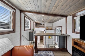 Interior - Modern 2-bedroom tiny home– Near Mt. Rainier–with lake access (Eatonville)