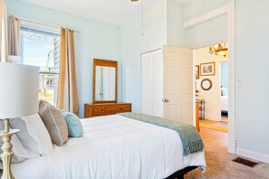 Desk, free WiFi, bed sheets - Prime Central Location Home (Springfield)