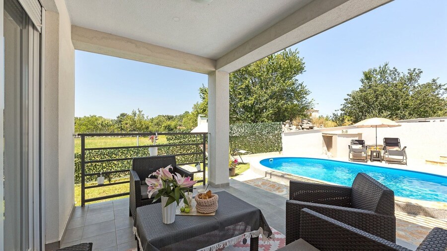 Villa With Private Pool in Baderna