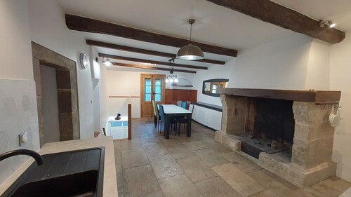 Quiet 3-star gite for 6 to 8 people with view, 5min from St Guilhem le désert