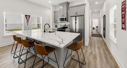 Traditions: New Home, 2mi-A&M/Wlk-Legends Evnt Ctr