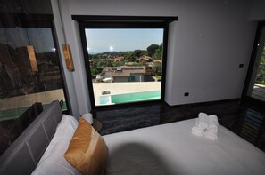 4 bedrooms, iron/ironing board, travel cot, free WiFi