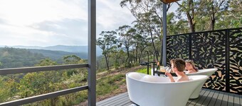 Stunning romantic hideaway with unsurpassed views of the Wollemi National Park