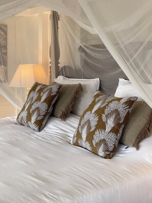 3 bedrooms, desk, iron/ironing board, WiFi