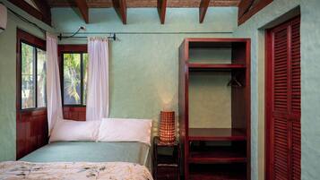 2 bedrooms, in-room safe, desk, iron/ironing board