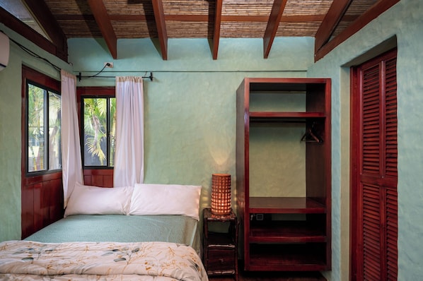 2 habitaciones, tabla de planchar con plancha y wifi gratis 