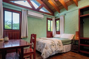 1 bedroom, desk, iron/ironing board, WiFi