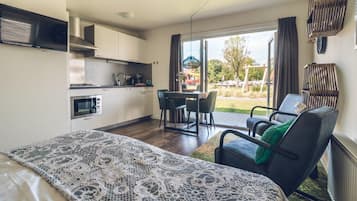 Apartment | Dining