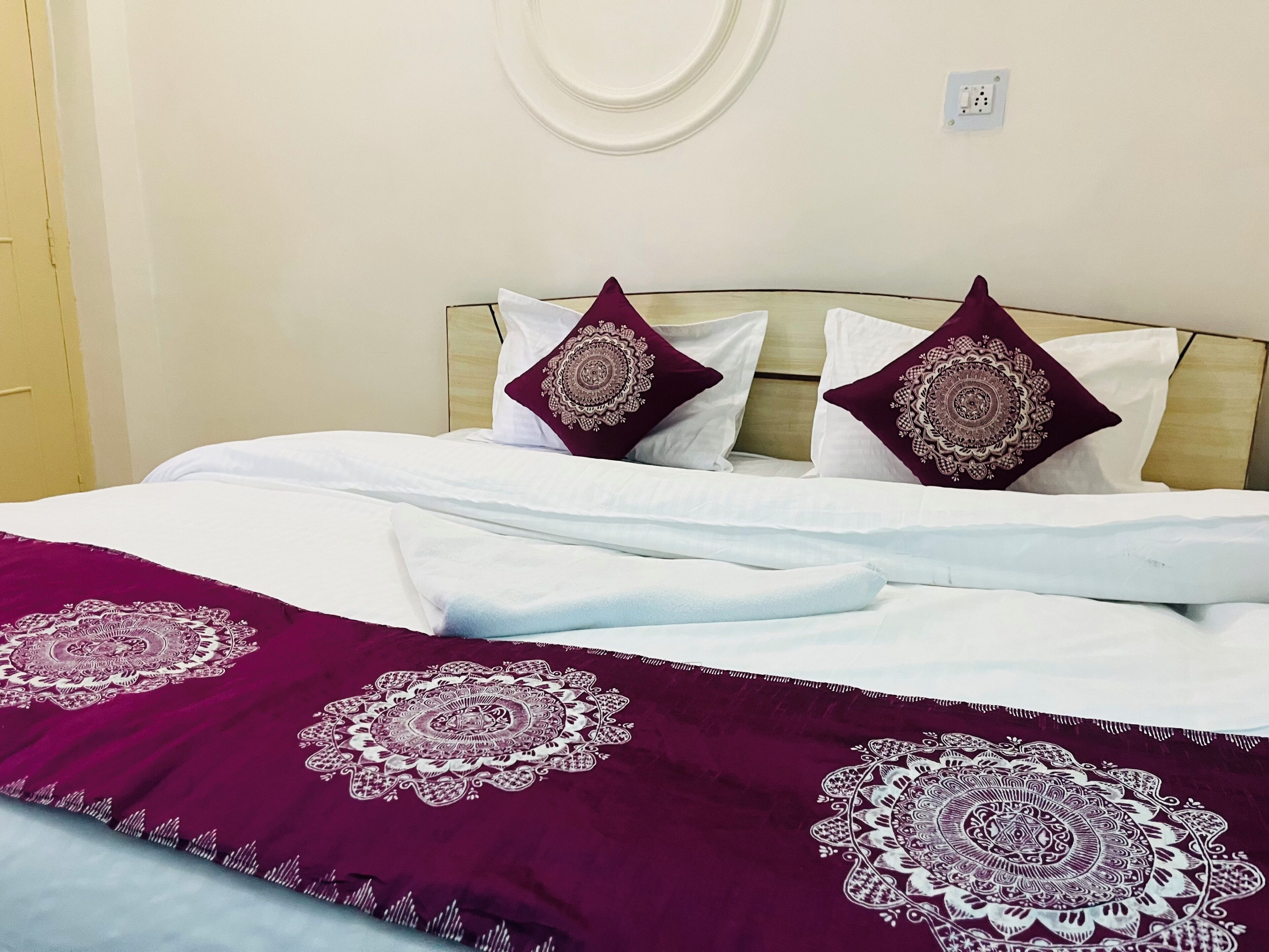 4 室のベッドルーム、WiFi、ベッドシーツ