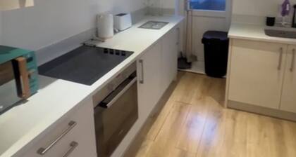 Cosy Wembley 2-bed apartment - Free parking - Ideal for contractors and families