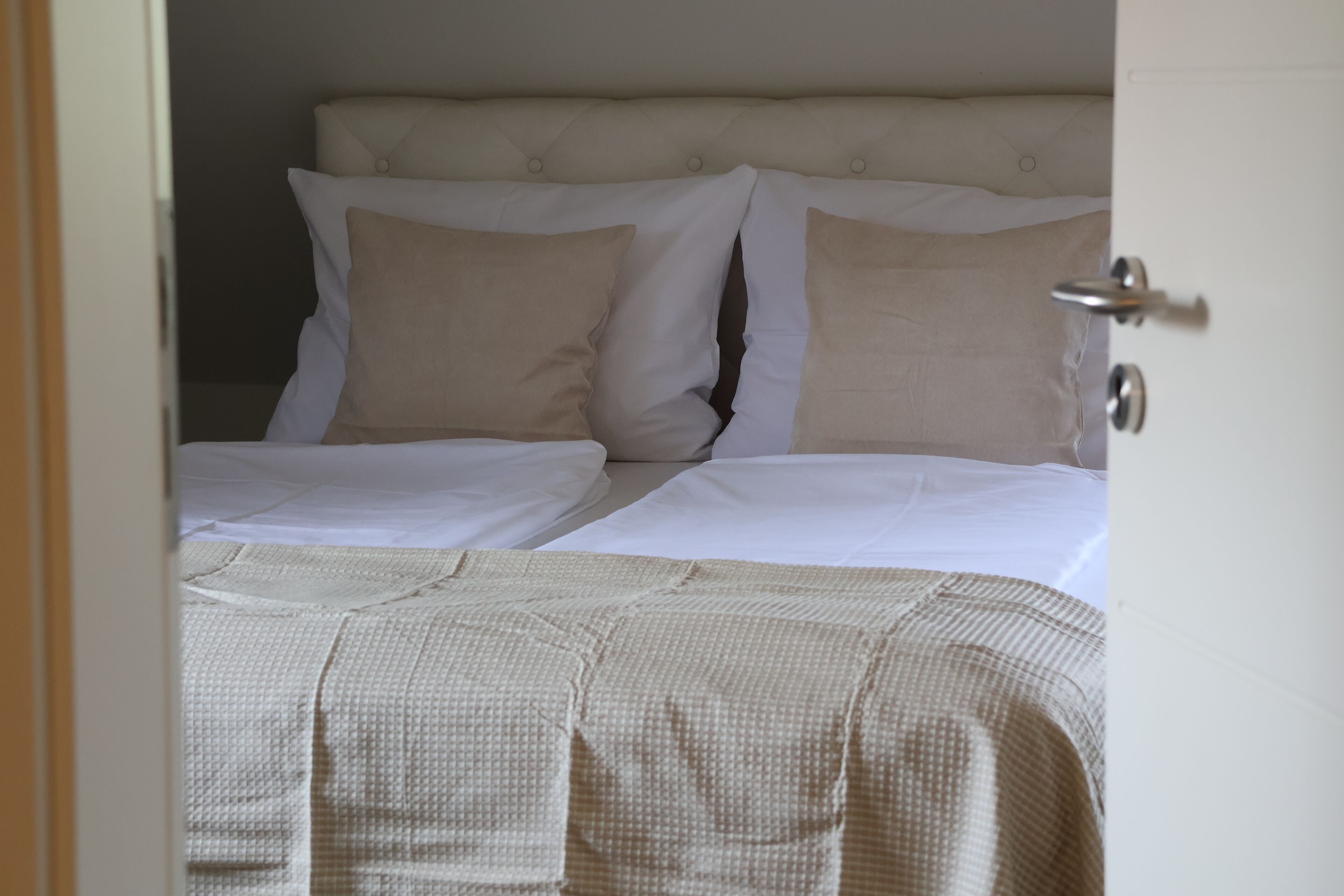 Appartement | Coffres-forts dans les chambres, bureau