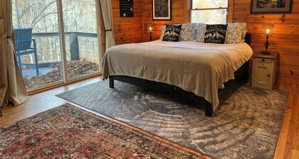 Rustic Charm Meets Modern Comfort – Cozy Mountain Cabin Retreat at Calm Creek!