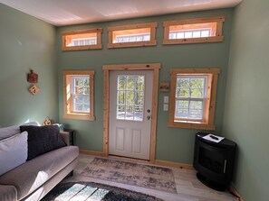 Smart TV, fireplace, printers - Rustic Charm Meets Modern Comfort – Cozy Mountain Cabin Retreat at Calm Creek! (Waynesville)