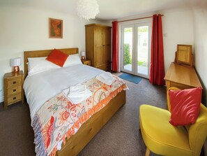 3 bedrooms, free WiFi, bed sheets - Escape to Barnhayes, a charming retreat in the picturesque village of Hartland. (Hartland)