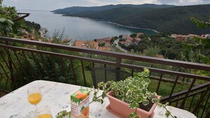 Unclassified image, 2 of 40, button - Apartment in Rabac Near Sandy Beach (Labin)