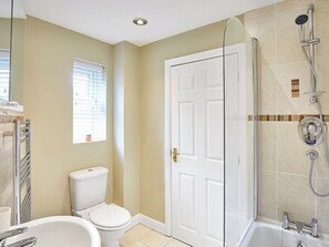 Towels - 2 bedroom accommodation in Consett (Consett)