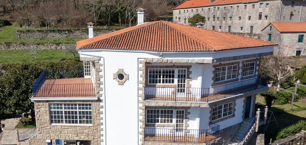 Exterior - Luxury Retreat in Beautiful Padron (Padron)
