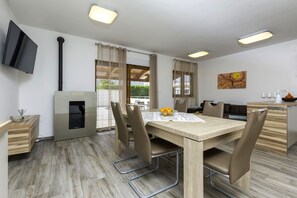 Apartment | Living room - Apartment in Banjole Near Volme Beach (Medulin)