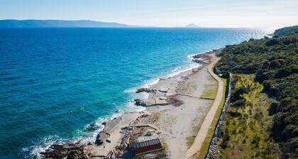 Peaceful Holiday Home Near Jadrena Beach