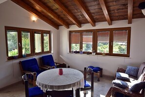 Apartment | Living room - Cozy Apartment in Pula for 4 Guests (Pula)