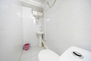 Bathroom - Xingwang Hostel (Shanghai)
