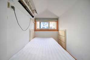 Unclassified image, 5 of 18, button - Xingwang Hostel (Shanghai)