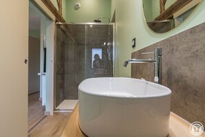 Bathroom - La Ferme des Hautins (Rieucazé)