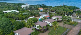 Cozy 2BR Casita with Full Kitchen near the Canal