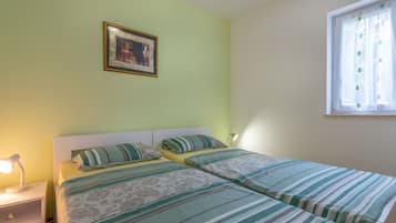 Apartment | 1 bedroom, iron/ironing board