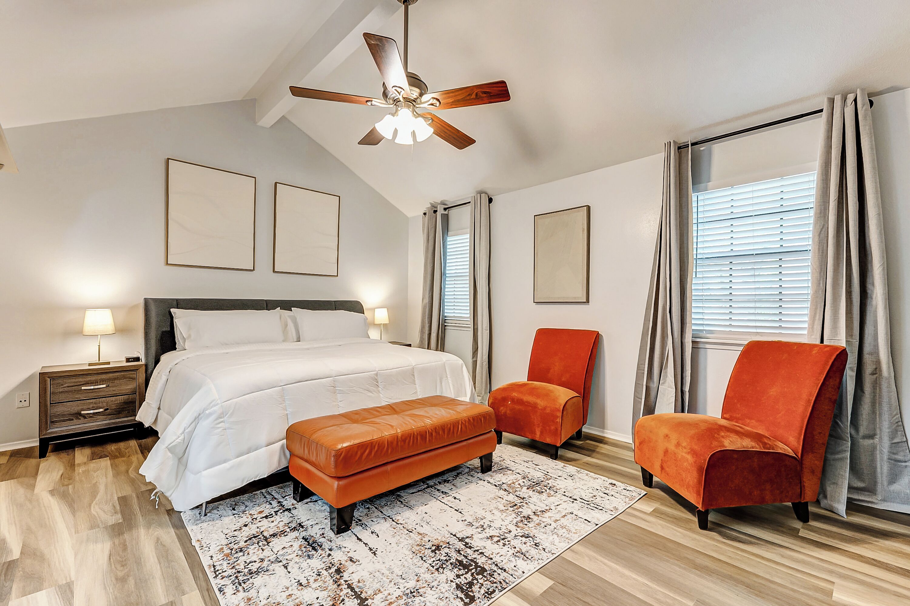 4 dormitorios, escritorio, tabla de planchar con plancha y wifi