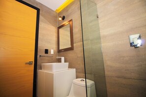 Hair dryer, towels, soap, shampoo - 1-bedroom apartment in welcoming Playa del Carmen close to the beach 5ta Avenida (Playa del Carmen)