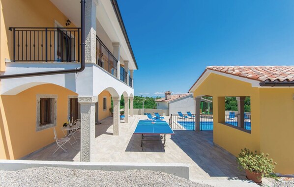 Villa | Exterior