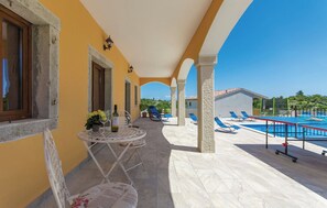 Villa | Exterior