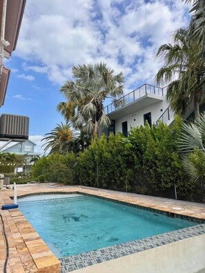 Piscina a l'aire lliure 