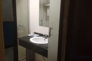 Unclassified image, 3 of 44, button - Shanghai Golden Hotel (Shanghai)