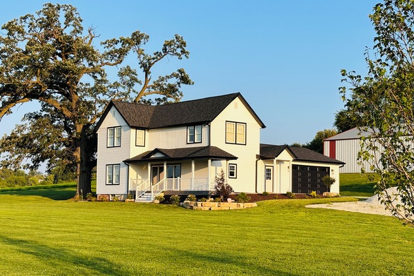 Laundry attached to 3rd Bath