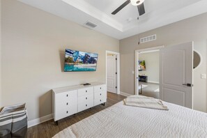 3 bedrooms, iron/ironing board, travel cot, WiFi