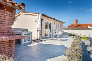 Villa | Exterior