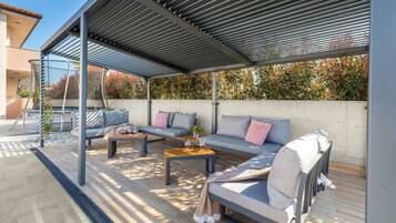 Villa | Terrace/patio