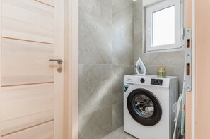 Villa | Bathroom
