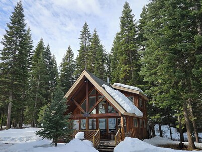 Scenic 2 bedroom home with Loft nestled on 30 beautiful acres near New Meadows.