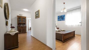 Apartment | 2 bedrooms, iron/ironing board