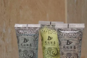 Three identical packages of Feng Da Hotel branded products. - Fengda Hotel (Putian)