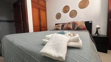 2 bedrooms, iron/ironing board, free WiFi, bed sheets