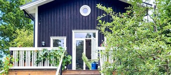 Seaside Cottage With Patio and Grill